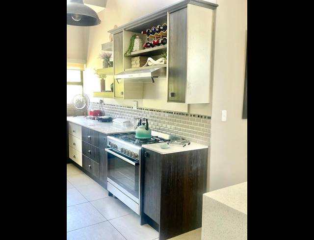 4 BEDROOM HOUSE FOR SALE IN PINNACLE POINT GOLF ESTATE